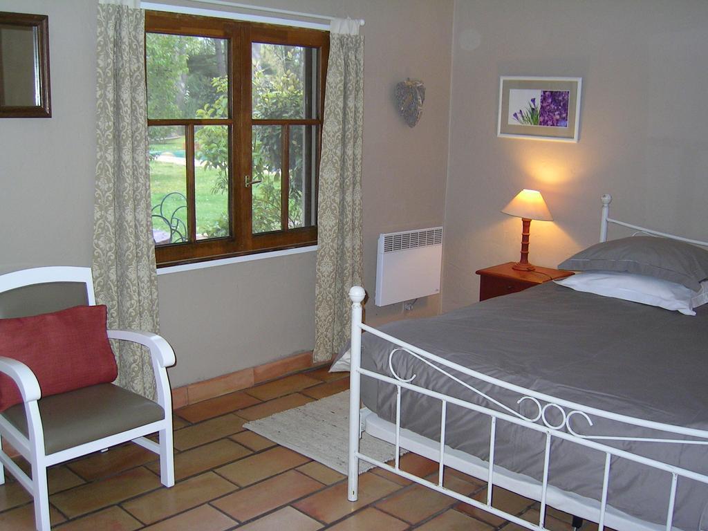 Bed and Breakfast Mas La Provence LʼIsle-sur-la-Sorgue Camera foto