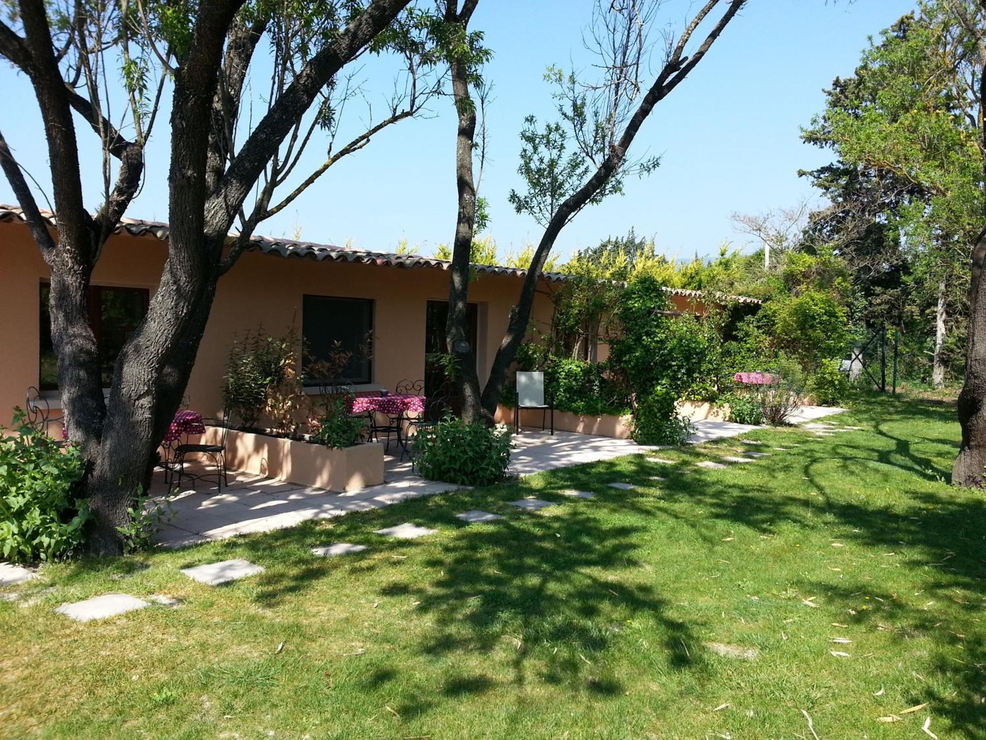 Bed and Breakfast Mas La Provence LʼIsle-sur-la-Sorgue Esterno foto